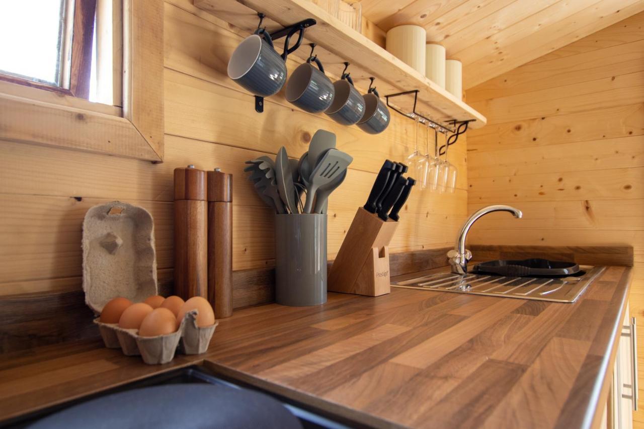 Choller Lake Lodges - Primrose Cabin With Private Hot Tub Arundel Eksteriør bilde
