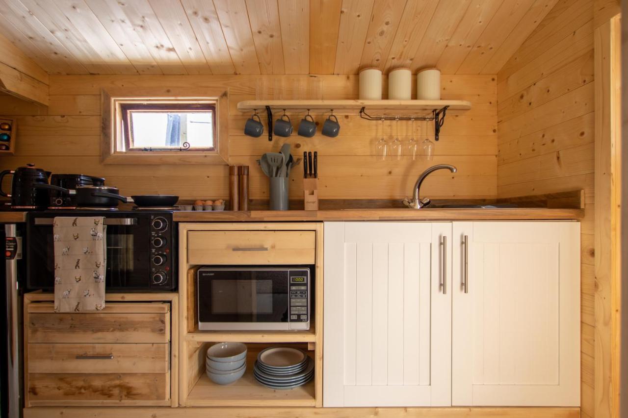 Choller Lake Lodges - Primrose Cabin With Private Hot Tub Arundel Eksteriør bilde