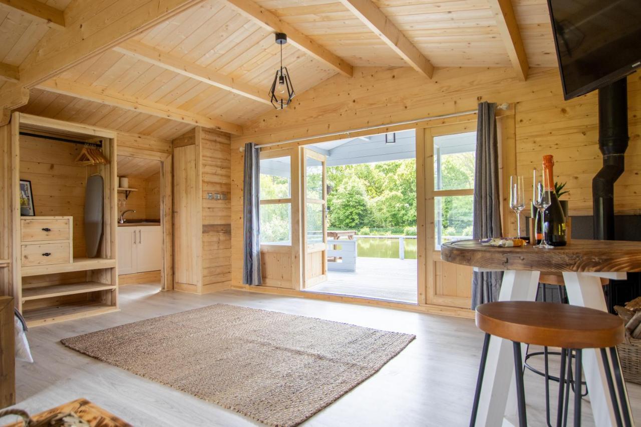Choller Lake Lodges - Primrose Cabin With Private Hot Tub Arundel Eksteriør bilde