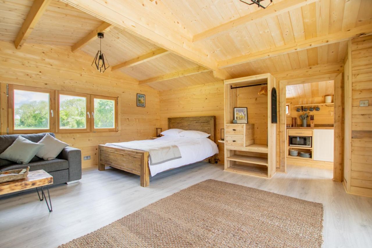 Choller Lake Lodges - Primrose Cabin With Private Hot Tub Arundel Eksteriør bilde